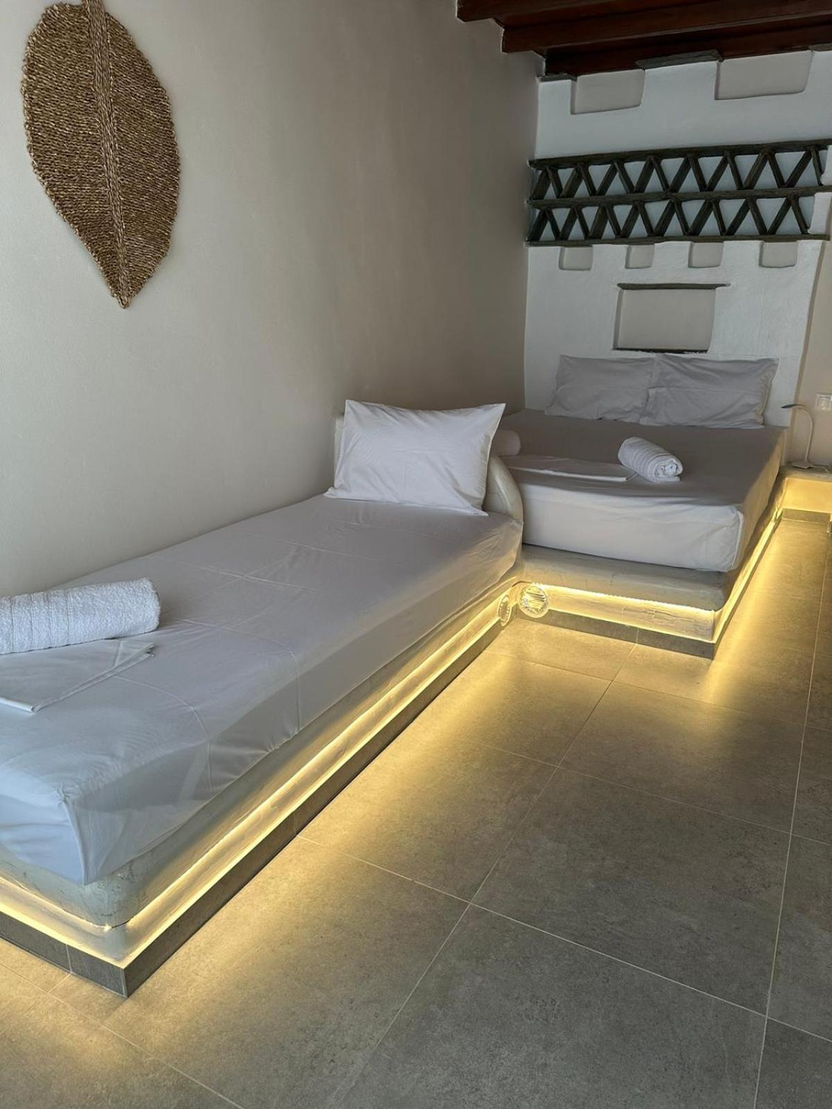 Iakovos' Luxury Penthouse Apartment Tinos ภายนอก รูปภาพ